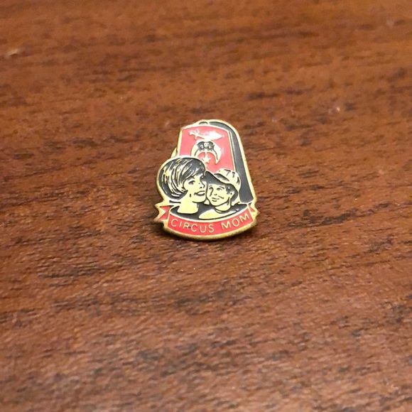 Jewelry - Shriners Pin